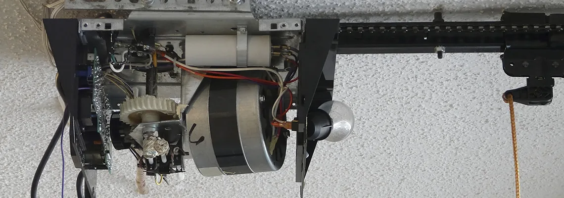Sliding Garage Door Humming Noise Repair in Welland, Ontario